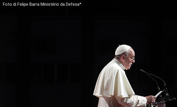 “Non siamo capomastri, ma manovali”. La preghiera del papa per la Curia sconcerta alcuni conservatori